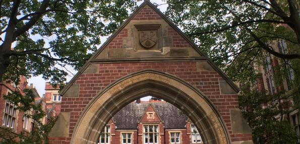 英国利兹大学