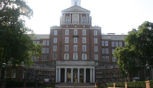 埃夫里大学